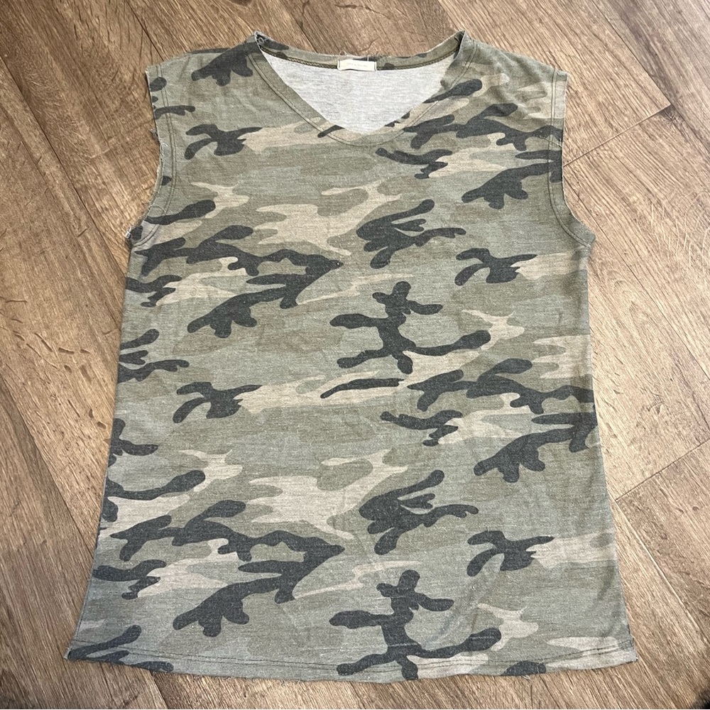 Brand: 12PM BY Mon Ami camo tank top size large